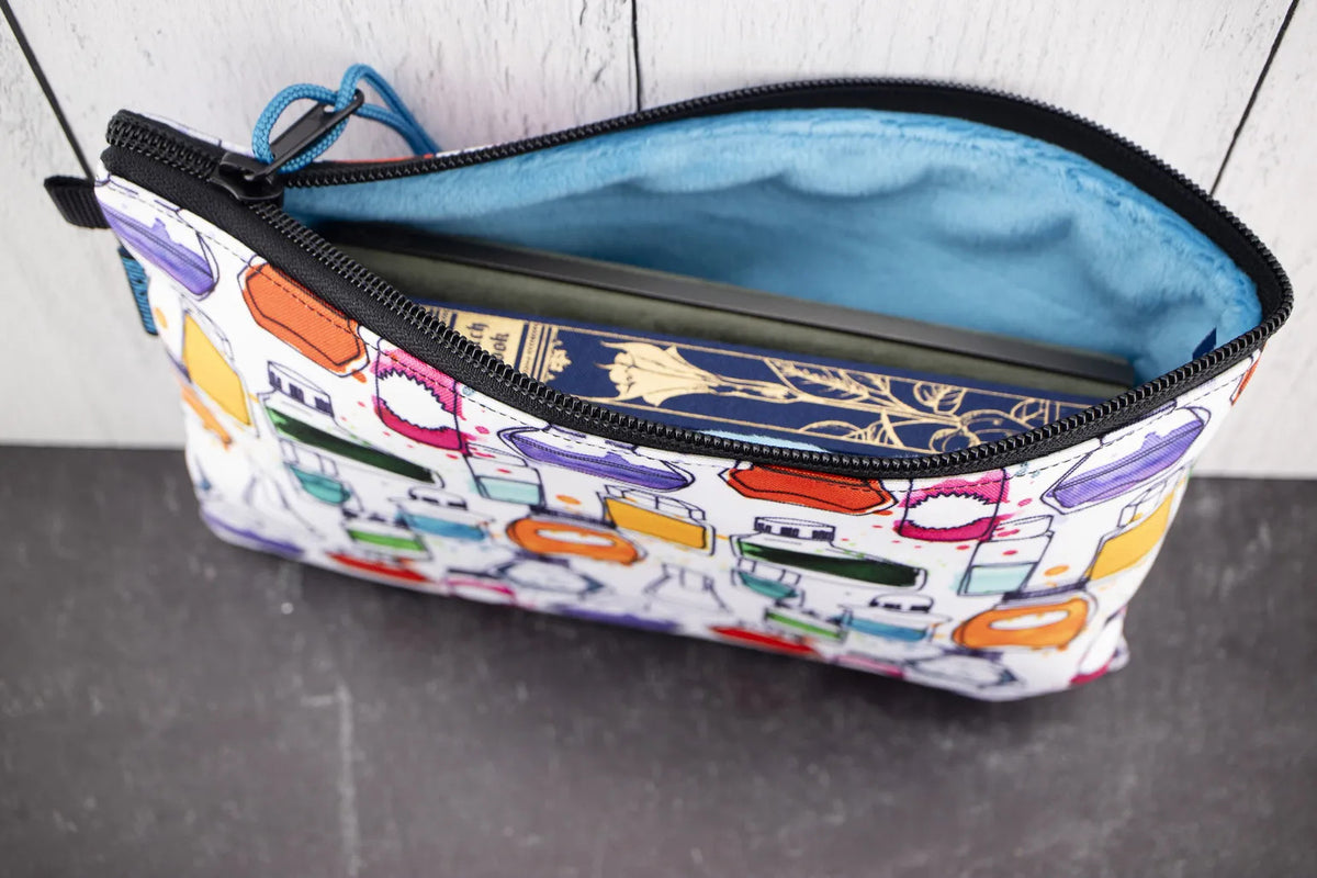 Rickshaw Large Utility Pouch A5 - Well Appointed Desk Limited Edition