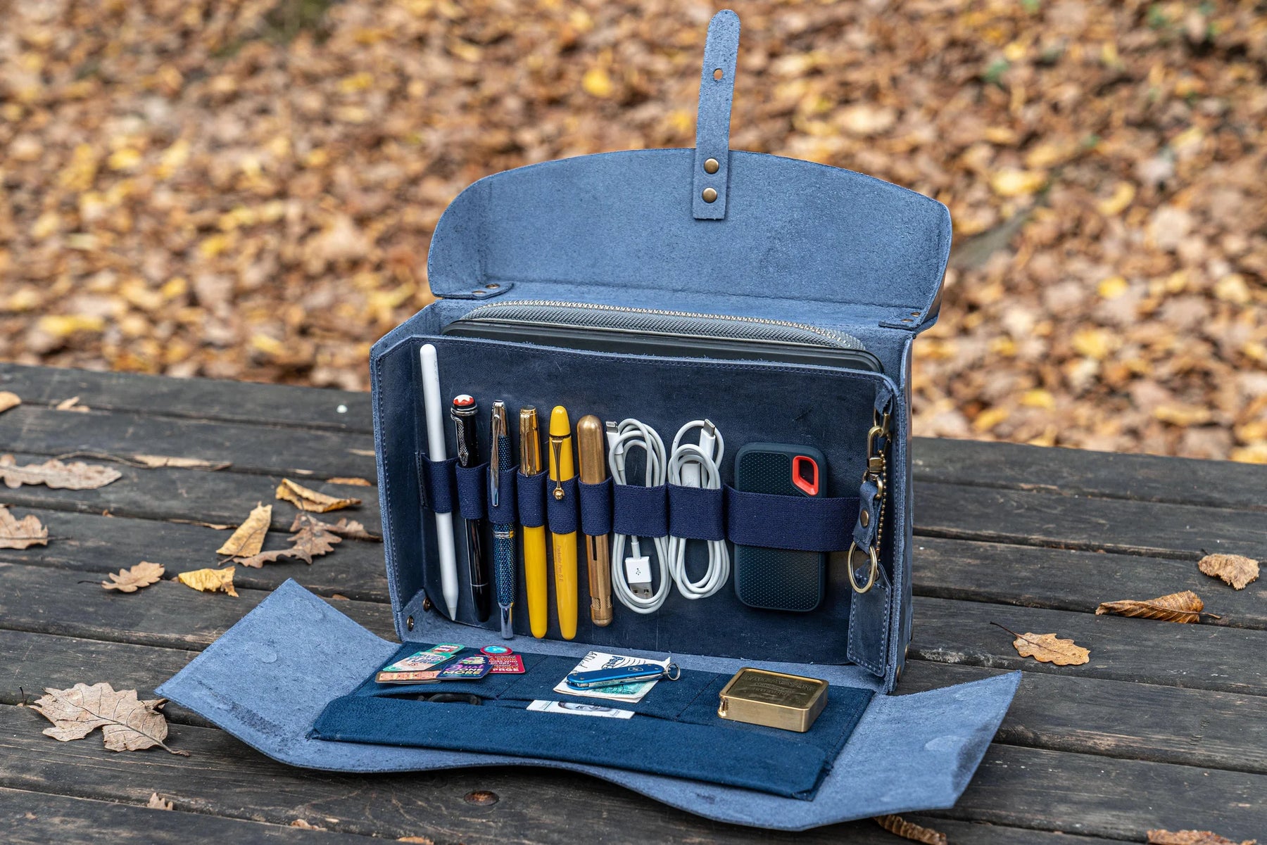 Galen Leather Co. Writer's Medic Bag - Crazy Horse Navy Blue