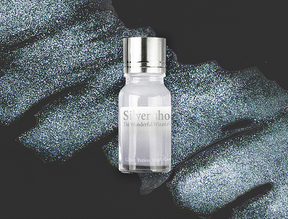 This glitter contains silver and blue pearls. 