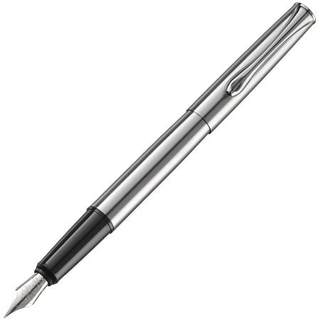 Diplomat Esteem Fountain - Matte Chrome Trim